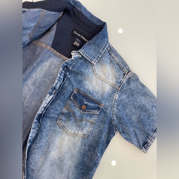 *NEW* Jean button down - Picture 2 of 4